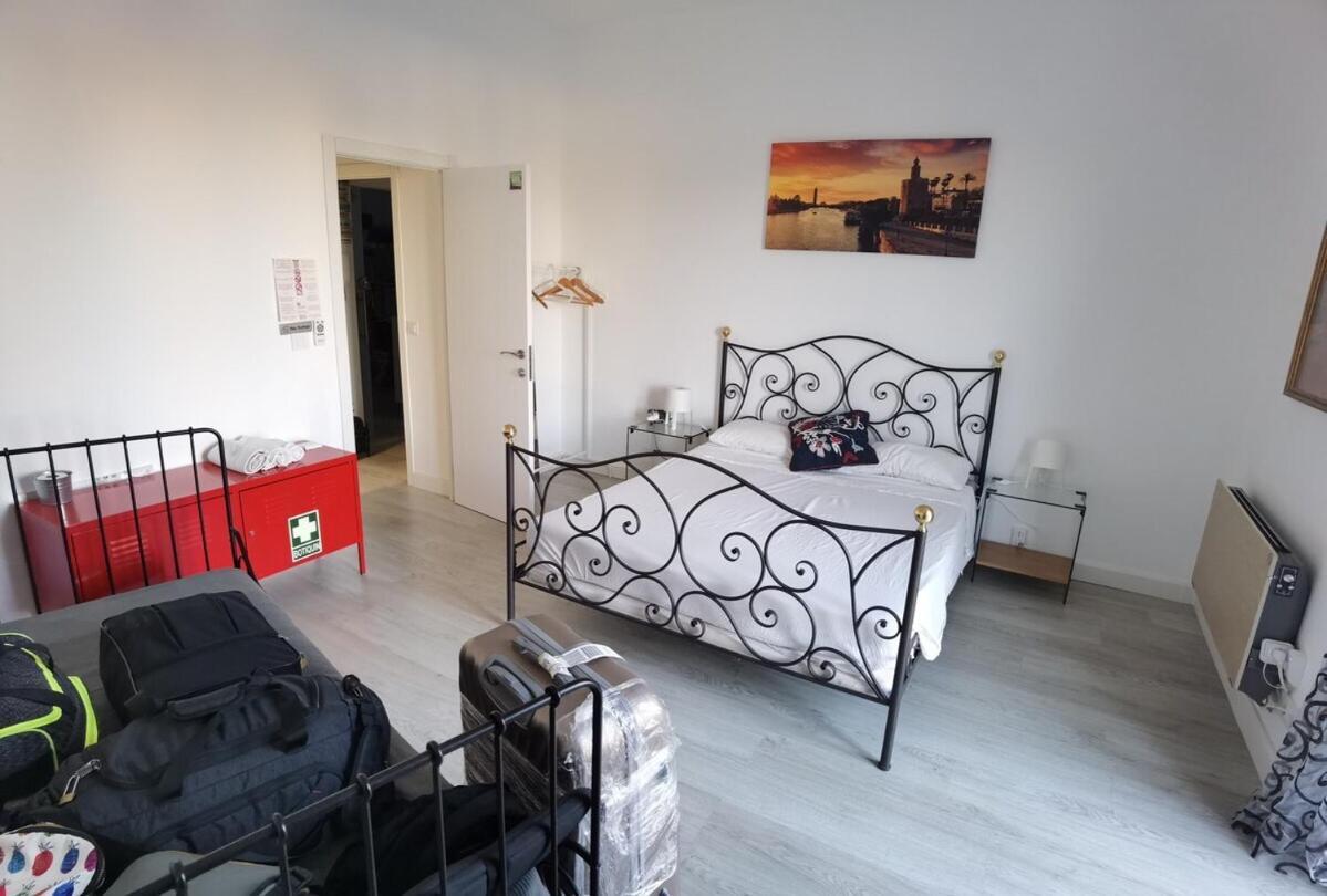 Betis Del Oro Villa Seville Room photo